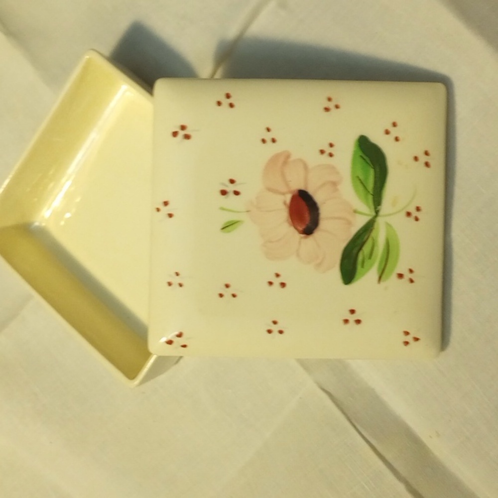 Vintage Blue Ridge Southern Potteries Hand  Painted Pink Daisy  Cigarette Box - Picture 3 of 6